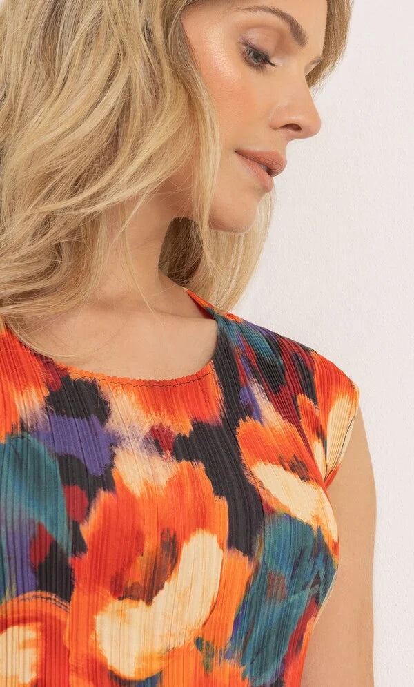 Printed Round Neck Pleated Dress