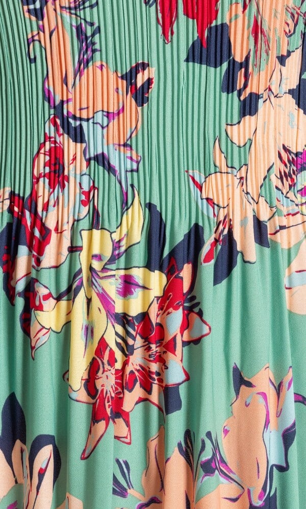 Printed Round Neck Pleated Dress